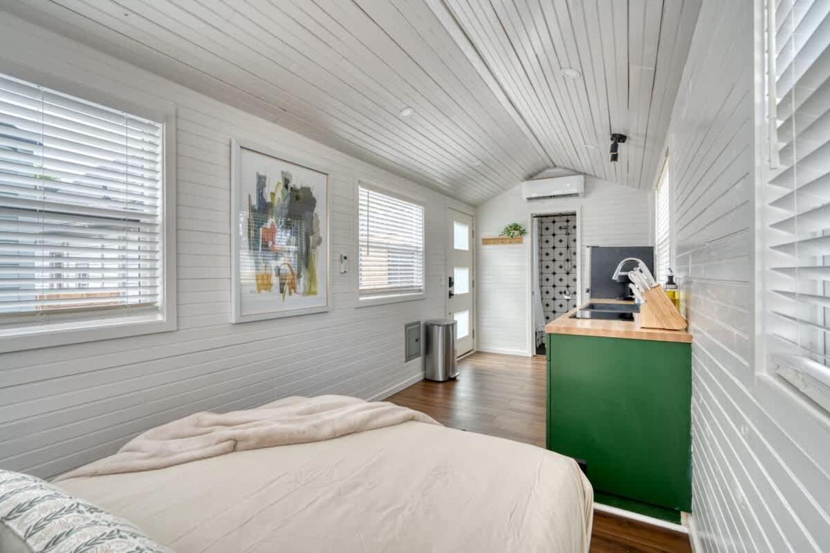 Stay Portland - Noir-Emerald Modern Tinylux In Portland Exterior photo